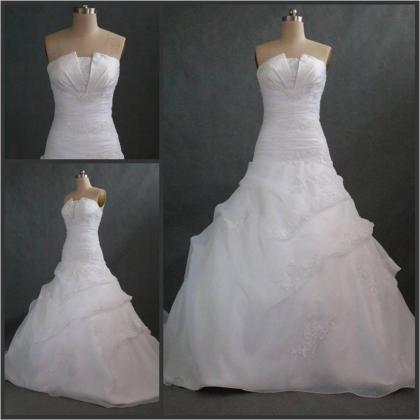 Strapless Mermaid White Organza Wedding Dress..