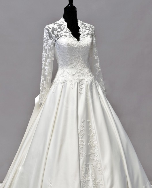 Long Sleeves A-line White Satin Wedding Dress V Neck Lace Appliques Women Bridal Gowns