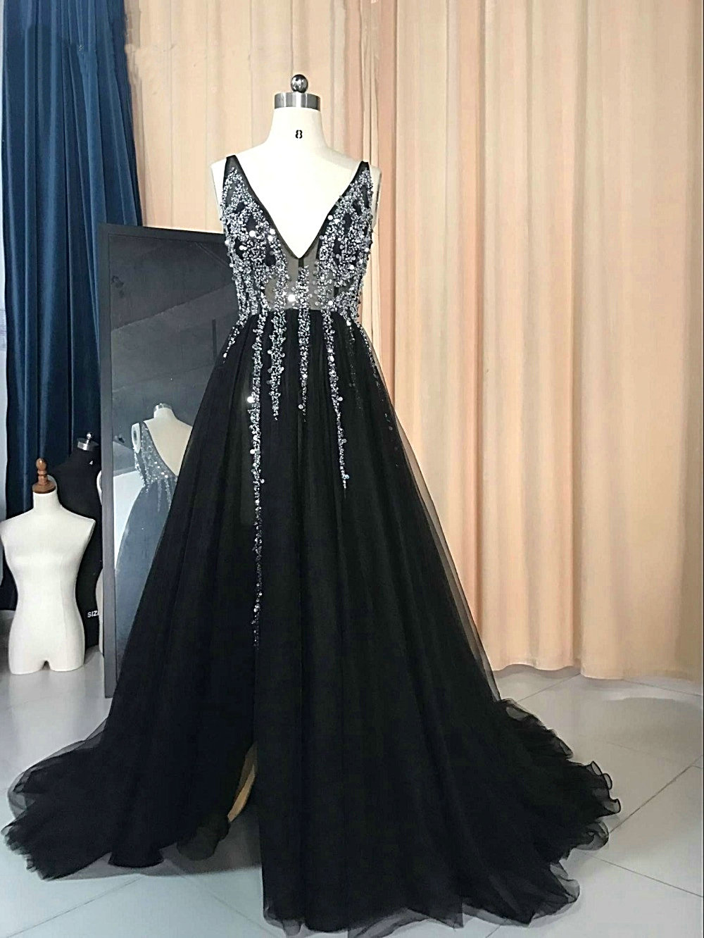 Deep V Neck A-line Long Black Tulle Prom Dress Sleeveless Women Beaded Evening Dress 2019
