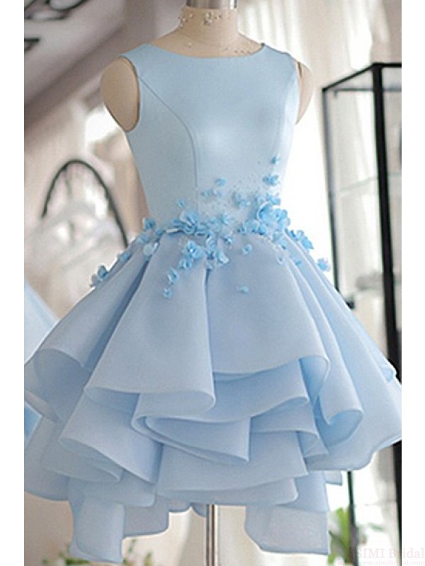 Above Knee Mini Light Blue Satin Homecoming Dress Scoop Neck Lace Appliques Party Dress 2019
